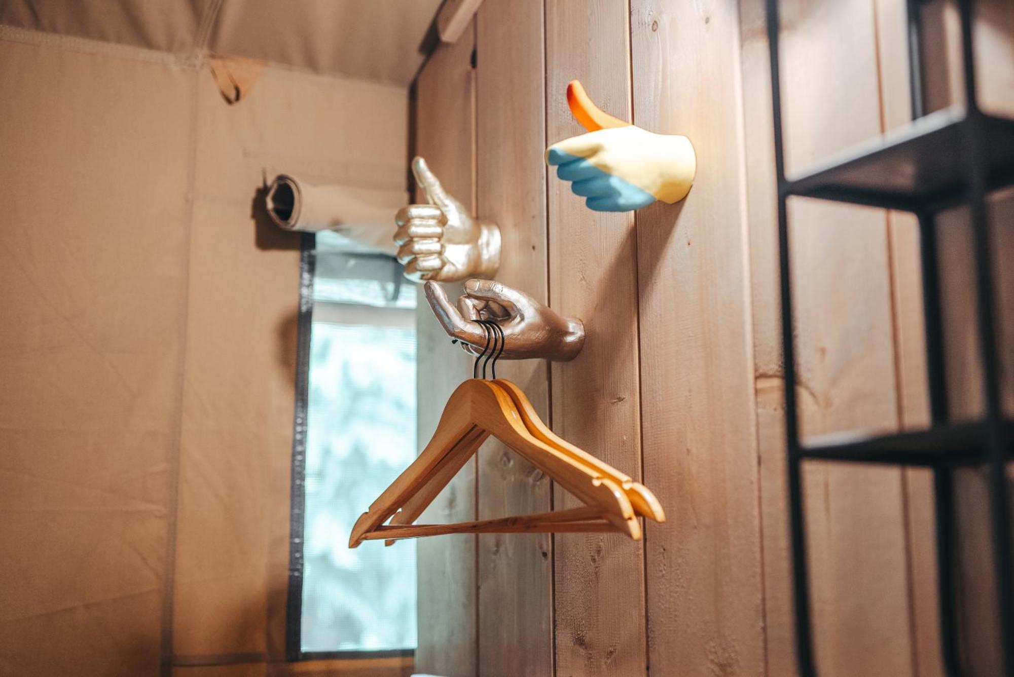 Cosy Forest Lodge Penrhos  Ngoại thất bức ảnh